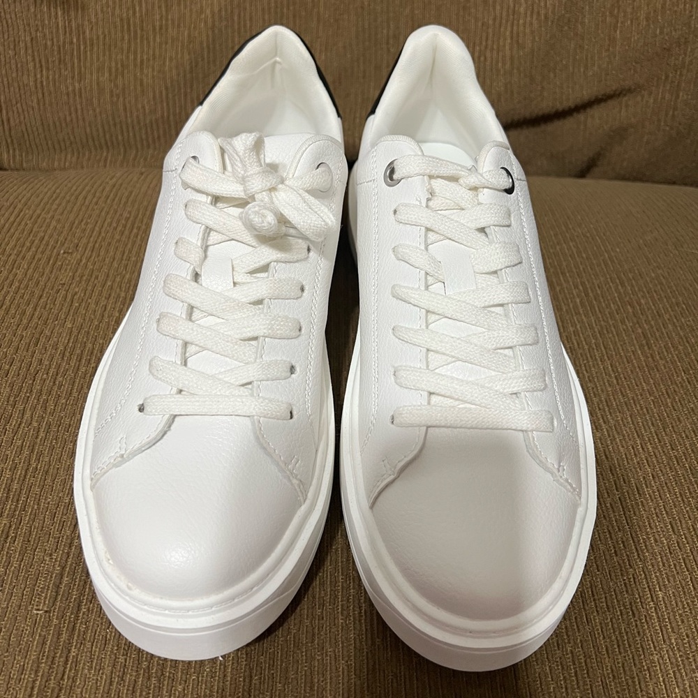 Catcher sneakers